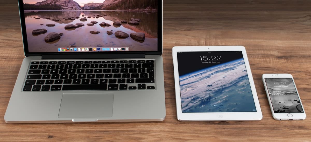 apple-desk-digital.jpg